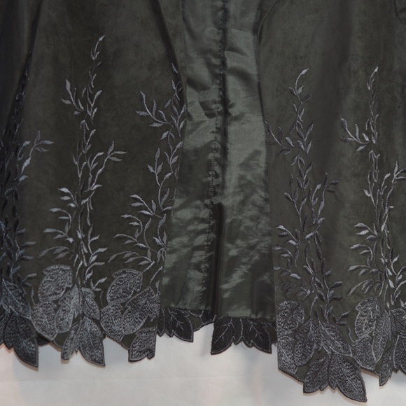 Tall Ladies Embroidered Green Suede Skirt Suit SZ 10 Denard's Ltd - Picture 10 of 11